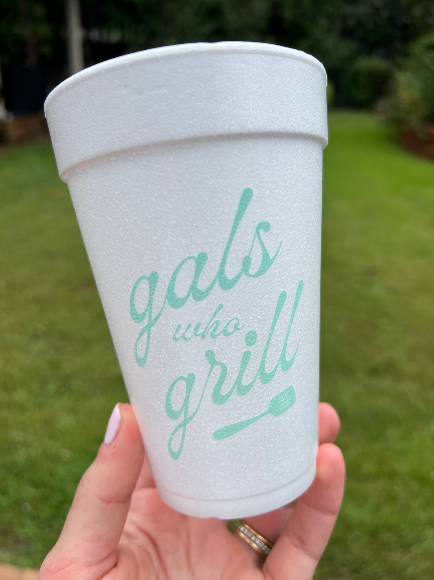 GALS WHO GRILL Cups